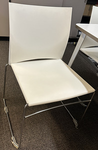 Standard konverentsilaud koos 5 tooliga (2 foto / 2)