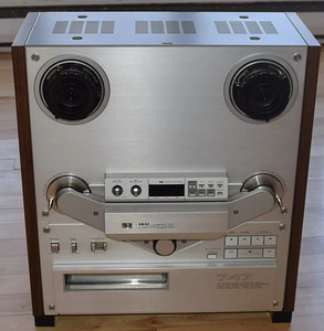 Магнитофон Akai GX-747 (8 фото из 10)