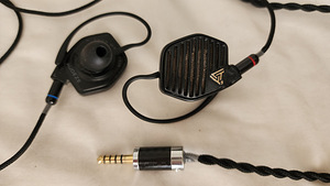 Audeze LCDi4 Planar Magnetic kõrvaklapid (1 foto / 5)