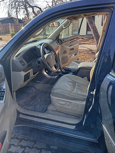 Toyota Land Cruiser 120 (5 foto / 6)