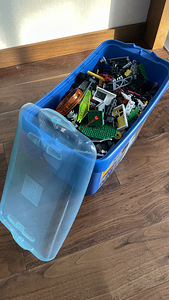 Lego tükid hoiukarbis (2 foto / 2)