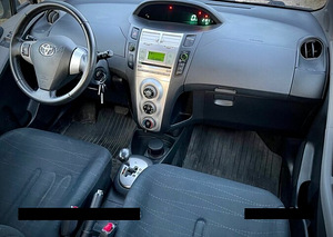 Toyota Yaris (5 foto / 7)