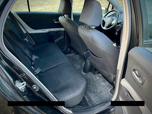 Toyota Yaris (6 foto / 7)