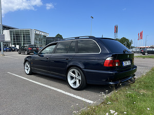 BMW 530d manuaal (2 foto / 9)