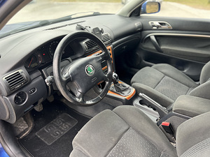 Skoda Superb РЕГ ОПЛАЧЕН (5 фото из 7)
