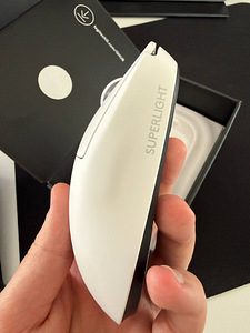 Logitech Superlight 2 SE, белый (3 фото из 8)