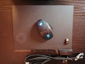 Мышь Corsair Dark Core Se + CORSAIR Gaming MM1000 коврик (1 фото из 3)