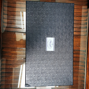 Prada naaritsa ja janalindu boa / sall (2 foto / 7)