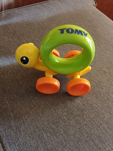 Tomy tigu ratastel (2 foto / 2)
