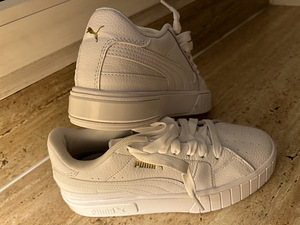 Белые кожаные кроссовки Puma,размер 37,5.