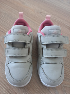 Tossud ADIDAS s.24 (5 foto / 5)