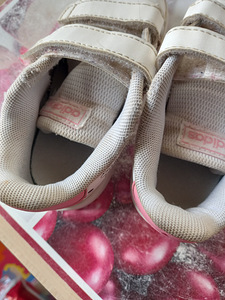 Adidase tossud r.24 (5 foto / 7)