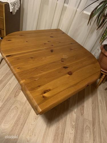 Красивый деревянный журнальный столик (фото #1)