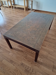 Tume puidust diivanilaud L140×W80xH52 cm (1 foto / 6)