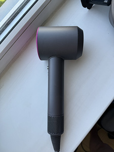 Фен + выпрямитель Dyson( проданы) (1 фото из 5)