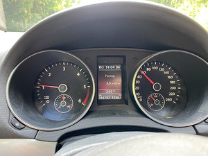 VW GOLF Variant 2011 1.6TDI (15 foto / 15)