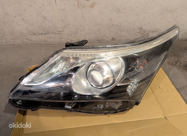 Vasak esituli TOYOTA AVENSIS (_T27_) 2012 - 2015