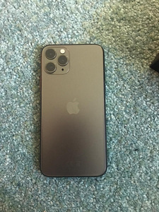 iPhone 11 Pro, 64 ГБ (2 фото из 2)