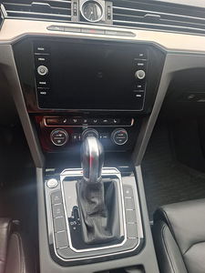 Volkswagen Passat R-line 4-Motion 2.0 140kW (10 foto / 14)