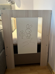 Beebivoodi madratsiga ja kummut