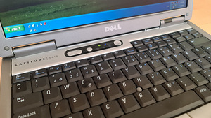 Dell Latitude D610; 1,8 GHz; 75 Gb Hdd; 14'' (3 foto / 10)