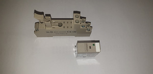 Omron releed pesaga 24V DC - 10tk komplekt (2 foto / 3)