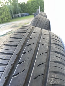 Volkswagen golf 6 - 195/65 R15 (4 foto / 7)