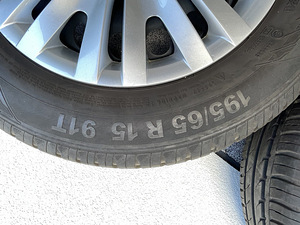Volkswagen golf 6 - 195/65 R15 (5 foto / 7)