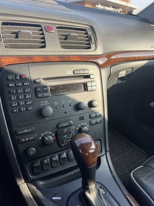 M: Volvo S80 2.4 D5 120kw (6 foto / 12)