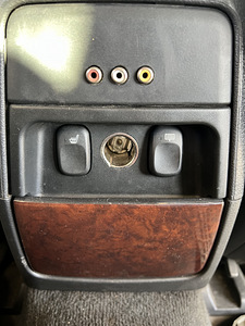 M: Volvo S80 2.4 D5 120kw (9 foto / 12)