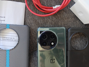 OnePlus 11 16/512Gb (3 фото из 5)