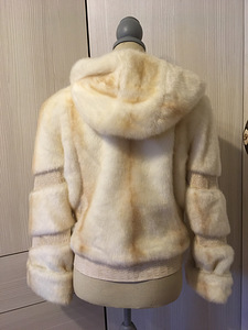Новый полушубок (3 фото из 3)