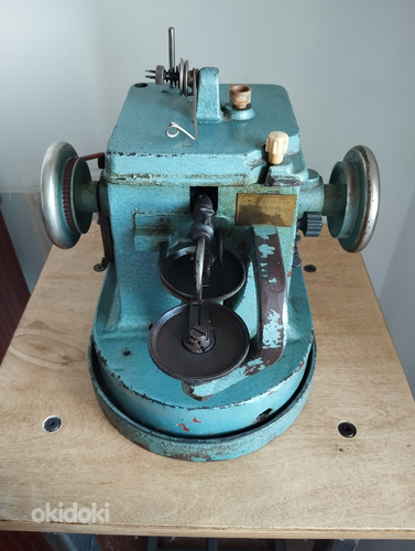 Cкорняжная швейная машина (фото #1)