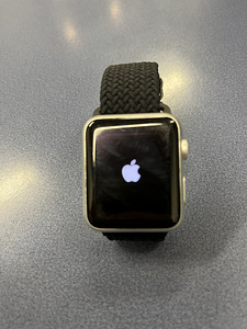 Apple Watch 1Gen, 42mm Silver Aluminum case with Sport Band (1 foto / 1)