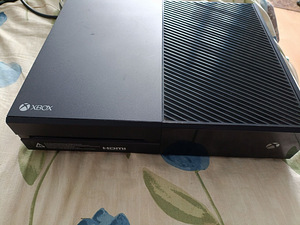 Microsoft Xbox One 500GB (3 фото из 3)