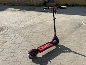 UUS!Elektritõukeratas Kugoo Kirin M4, must/punane (7 foto / 10)