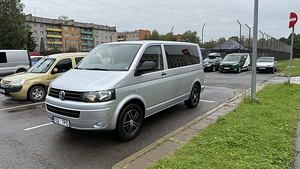 Volkswagen Transporter 8+1 2.0 75kW (1 foto / 15)