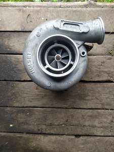 Holset hx40 turbo (2 foto / 2)