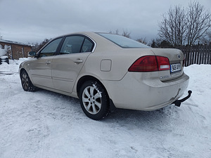 Kia Magentis (6 foto / 8)