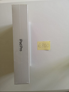 Продать iPad Pro 11 "256GB Wifi Spacegray (2020) (2 фото из 3)