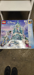 LEGO 43172 Disney Frozen Elsa Maagiline jääpalee (1 foto / 3)