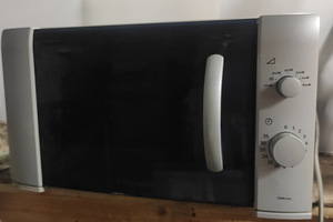 Микроволновая печь Electrolux (1 фото из 4)