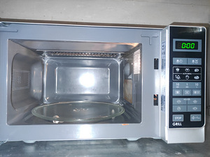 Grilliga mikrolaine SHARP R-642(in)w (2 foto / 3)