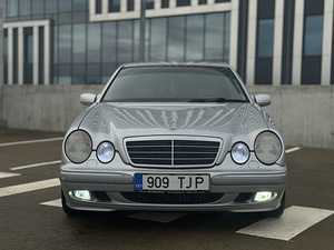 Mercedes-Benz E320 CDI (1 foto / 14)