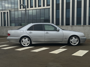 Mercedes-Benz E320 CDI (3 foto / 14)