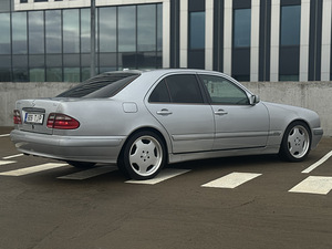 Mercedes-Benz E320 CDI (6 foto / 14)
