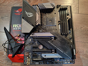 Asus ROG Strix X570-E Gaming emaplaat (2 foto / 5)