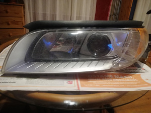 Volvo V70/XC70/S80 3gen vasak esimene xenon tuli. (3 foto / 3)