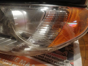 Volvo v70 (3gen)/S80 vasak esituli (xenon) (3 foto / 3)
