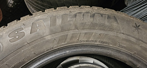 Зимние шины 235 60 R18 (2 фото из 4)